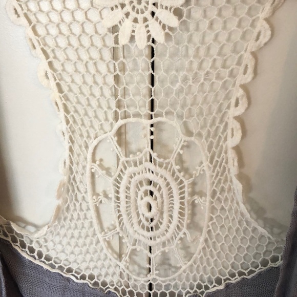 🍁3/$25🍁 Crochet Back sleeveless Cardigan/Vest - Picture 6 of 12